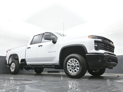 Used 2025 Chevrolet Silverado 2500 W/T image 30