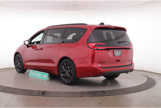 Used 2025 Chrysler Pacifica Limited FWD image 8