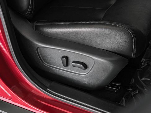 Used 2019 Nissan Rogue SL w/ Premium Package image 38