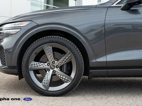 Used 2023 Genesis GV70 2.5T w/ Sport Prestige Package image 11