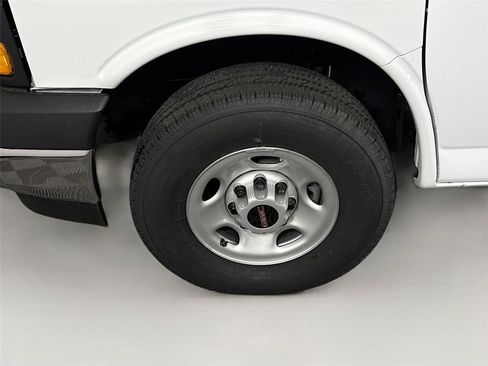 New 2026 GMC Savana 2500 w/ Driver Convenience Package RWD image 19