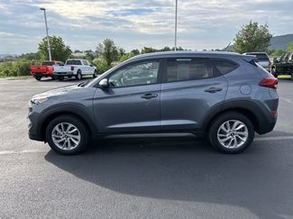 Used 2016 Hyundai Tucson SE w/ Option Group 02 AWD/4WD video 4