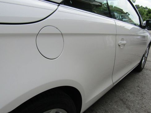 Used 2013 Volkswagen Eos Komfort FWD image 18