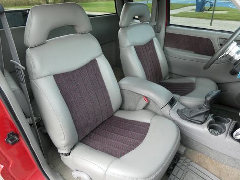 Used 1997 GMC Sonoma SLS w/ Sport Marketing Option Pkg RWD image 19