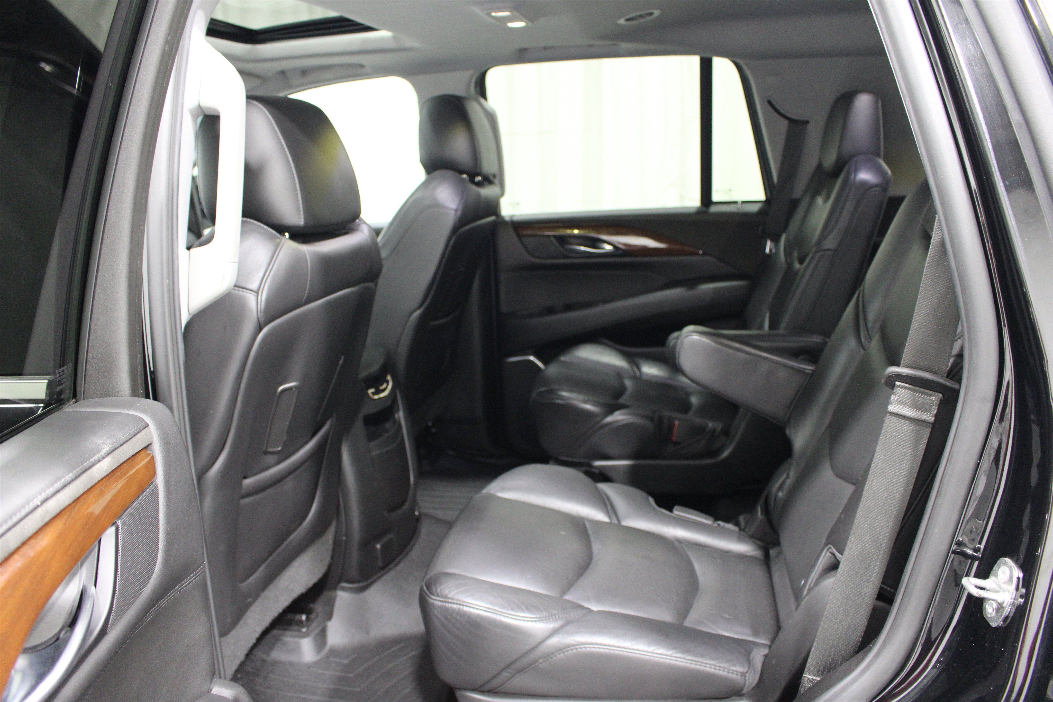 Used 2018 Cadillac Escalade Luxury AWD/4WD image 20