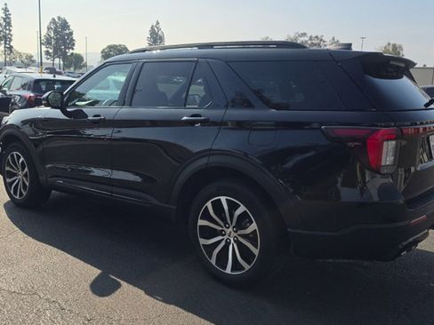 Used 2025 Ford Explorer ST-Line AWD/4WD image 5