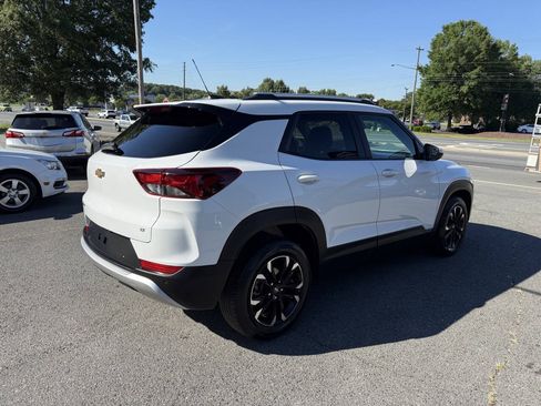 Used 2021 Chevrolet TrailBlazer LT w/ Premium Seating Package FWD image 5