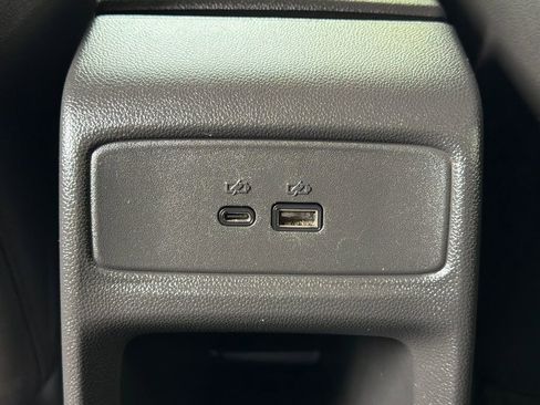 Used 2025 Chevrolet Trax LT w/ LT Convenience Package FWD image 31