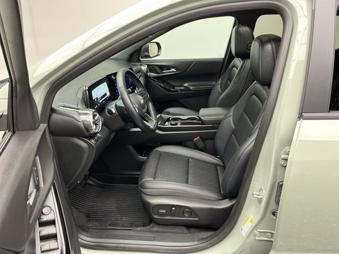 Used 2026 Chevrolet Equinox LT w/ Convenience Package II AWD/4WD image 3