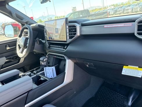 New 2026 Toyota Tundra Limited AWD/4WD image 15