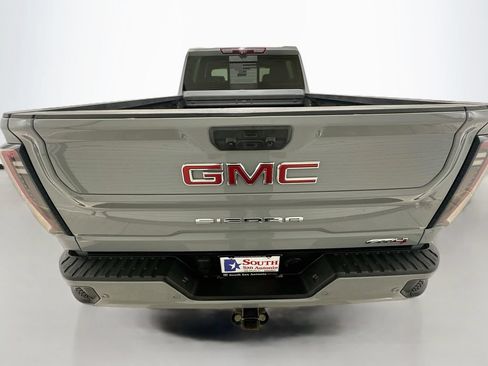 Used 2024 GMC Sierra 2500 AT4 w/ AT4 Premium Plus Package AWD/4WD image 6