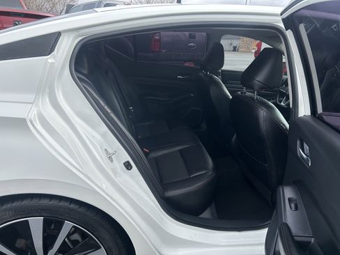 Used 2022 Nissan Altima 2.5 SR image 9