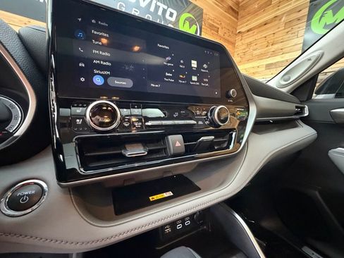 Used 2023 Toyota Highlander Limited image 18