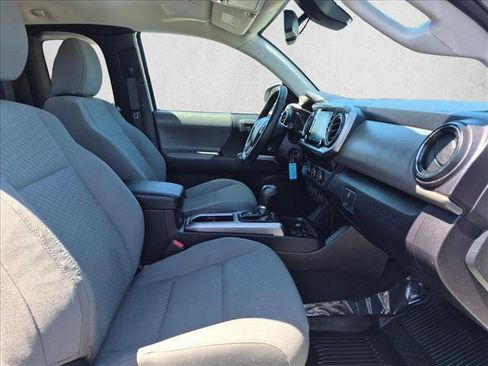 Used 2020 Toyota Tacoma SR5 RWD image 21