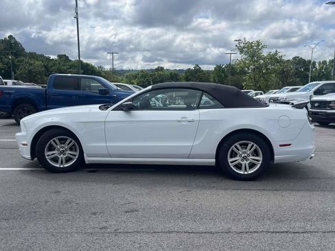 Used 2014 Ford Mustang Convertible RWD image 7