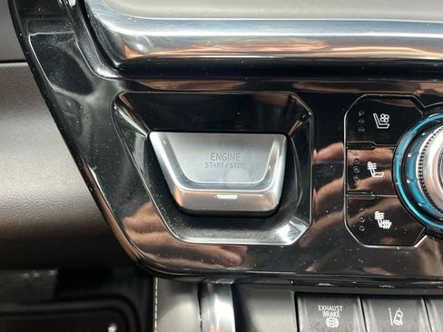Used 2024 GMC Sierra 2500 Denali Ultimate AWD/4WD image 20