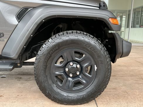 Used 2022 Jeep Wrangler Unlimited Sport image 28