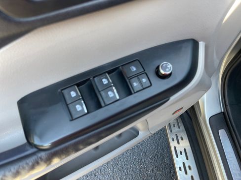 Used 2015 Toyota Highlander Limited image 8