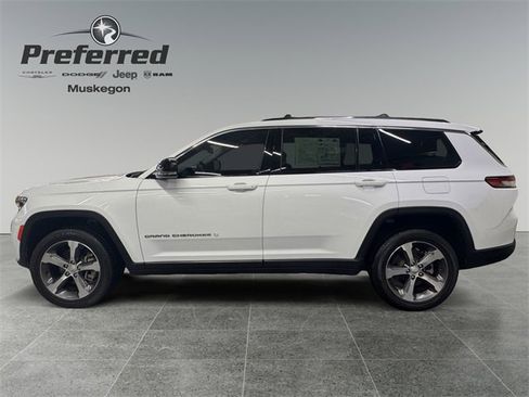 Used 2023 Jeep Grand Cherokee L Limited image 12