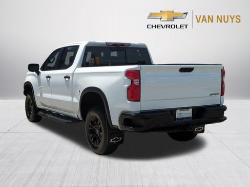 Used 2022 Chevrolet Silverado 1500 ZR2 w/ Technology Package AWD/4WD image 7