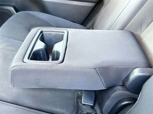 Used 2021 Toyota Highlander LE image 30