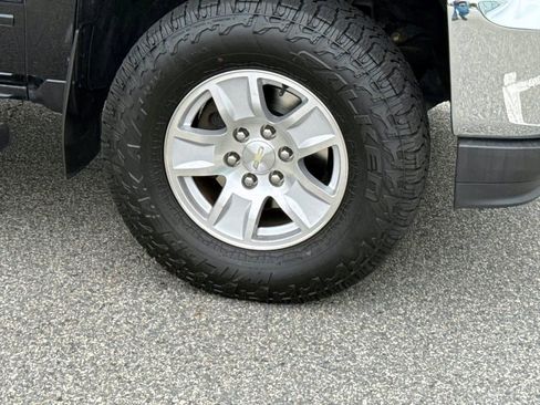 Used 2017 Chevrolet Silverado 1500 LT w/ All Star Edition AWD/4WD image 7