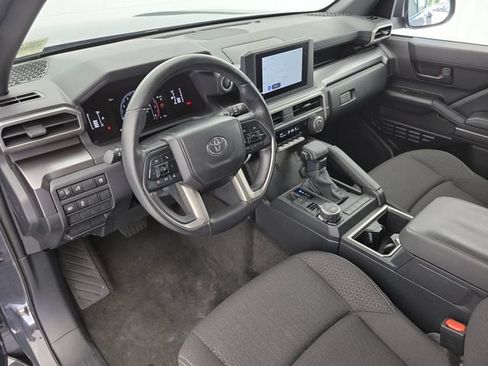 Used 2025 Toyota 4Runner SR5 AWD/4WD image 17