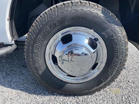 Used 2018 RAM 3500 Tradesman w/ Chrome Appearance Group AWD/4WD image 32
