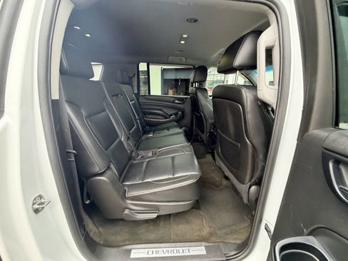 Used 2015 Chevrolet Suburban LT image 32