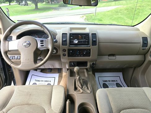 Used 2005 Nissan Frontier SE w/ (P01) Power Pkg AWD/4WD image 18
