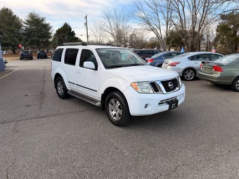 Used 2011 Nissan Pathfinder Silver w/ Protection Pkg image 8