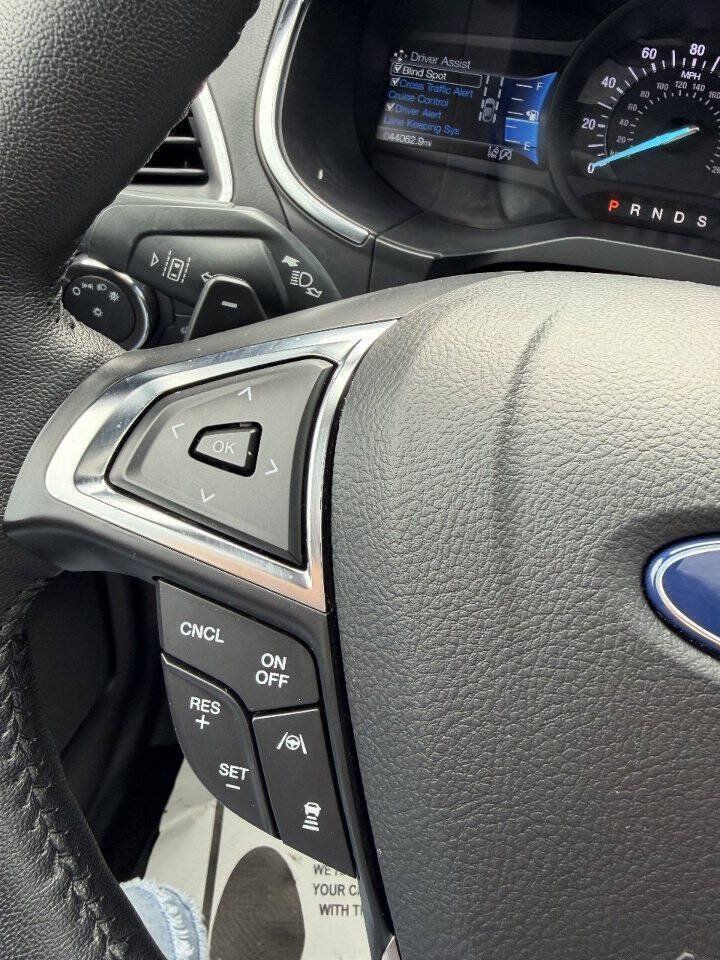 Used 2020 Ford Edge Titanium w/ Equipment Group 301A AWD/4WD image 19