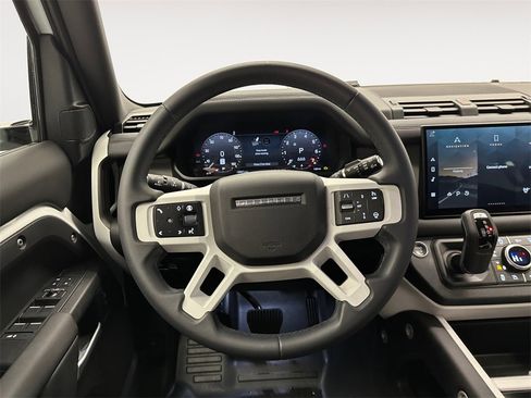 Used 2025 Land Rover Defender 110 S image 12