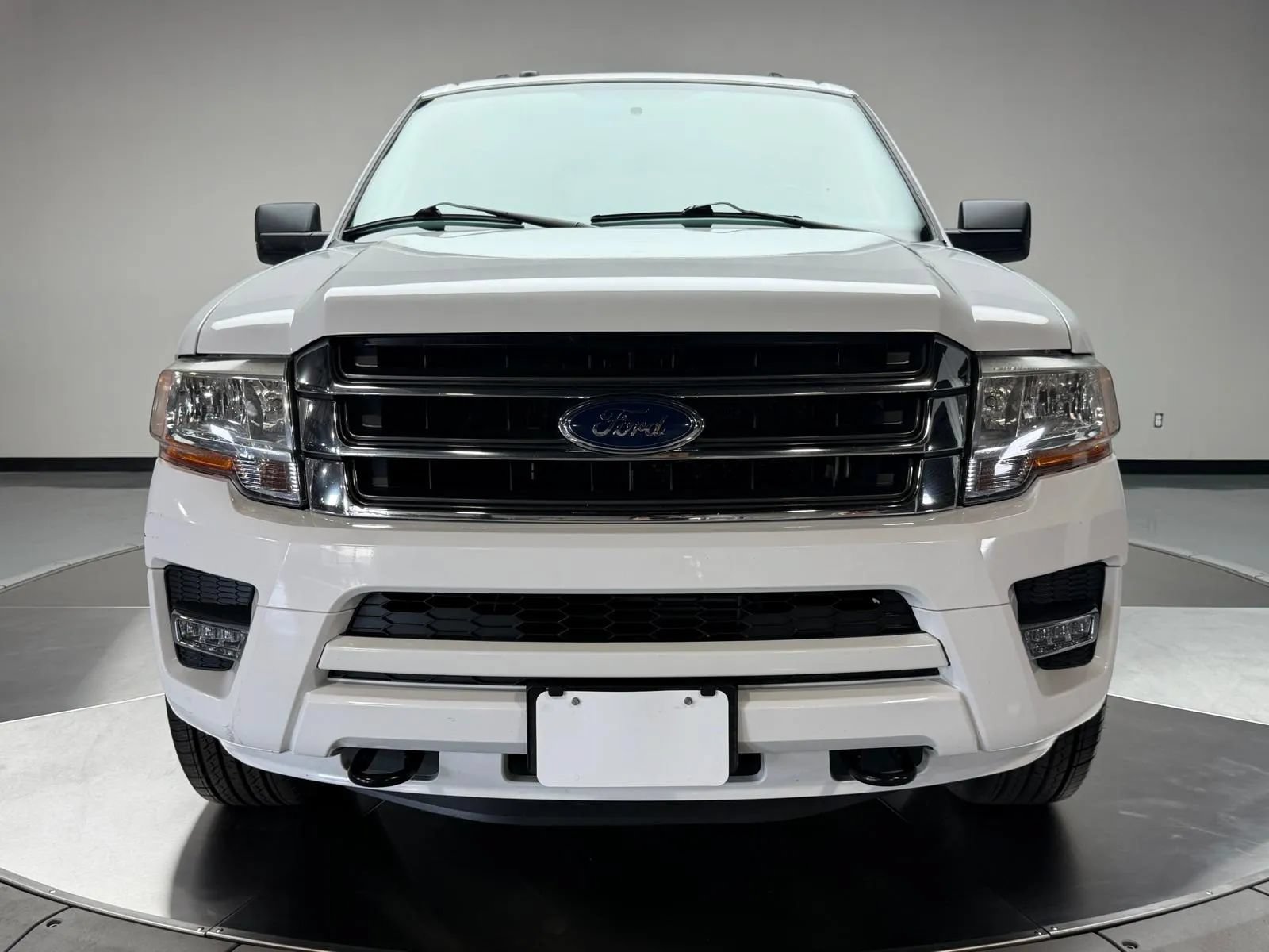 Used 2017 Ford Expedition 4WD image 3