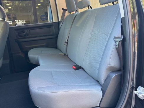 Used 2017 RAM 1500 Express AWD/4WD image 16