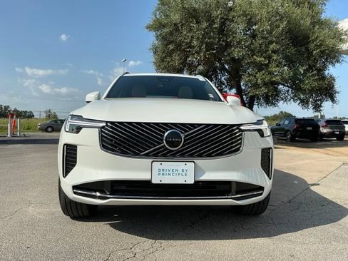 Certified 2025 Volvo XC90 B5 Core AWD/4WD image 2