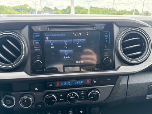 Used 2016 Toyota Tacoma TRD Sport w/ Premium & Technology Package AWD/4WD image 13