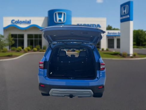 Used 2025 Honda Pilot TrailSport image 37