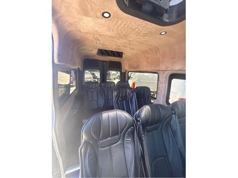 Used 2023 Mercedes-Benz Sprinter 2500 image 19