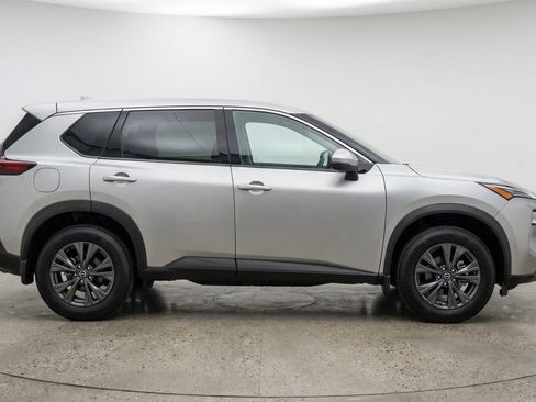 Used 2025 Nissan Rogue SV AWD/4WD image 11