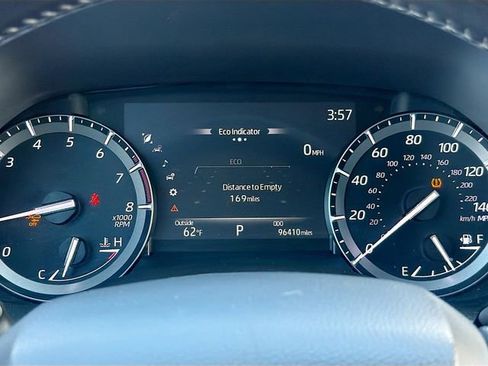 Used 2020 Toyota Highlander XLE AWD/4WD image 13