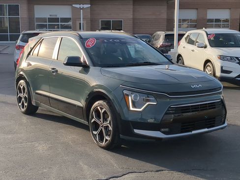 Certified 2023 Kia Niro EX Touring image 7