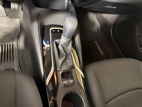 Used 2021 Toyota Corolla SE w/ SE Premium Package FWD image 18
