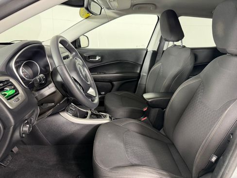 Used 2019 Jeep Compass Sport FWD image 11