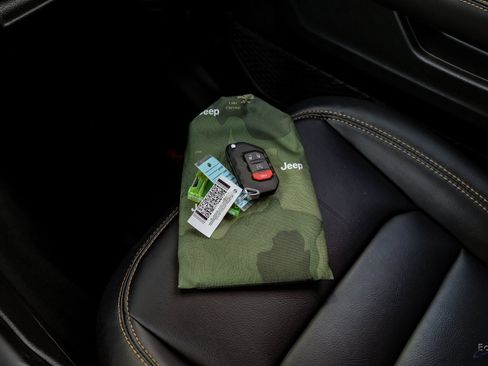 Used 2024 Jeep Gladiator Sport image 90