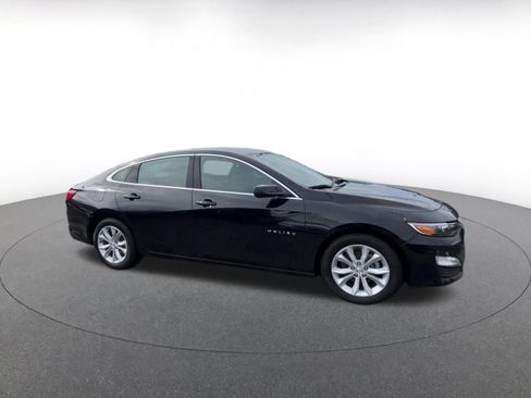Used 2024 Chevrolet Malibu LT image 2