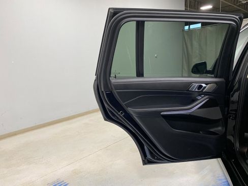 Certified 2024 BMW X7 xDrive40i w/ Premium Package image 25