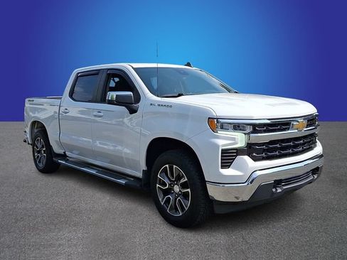 Used 2022 Chevrolet Silverado 1500 LT AWD/4WD image 3