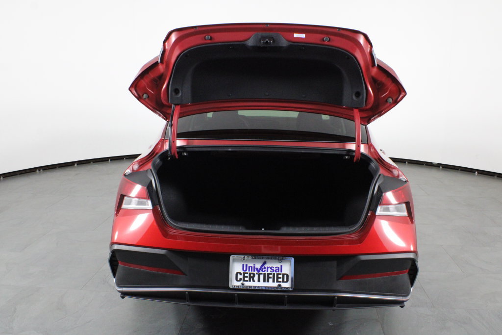 Certified 2024 Hyundai Elantra SEL FWD image 17