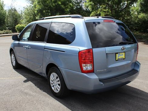 Used 2012 Kia Sedona LX FWD image 3